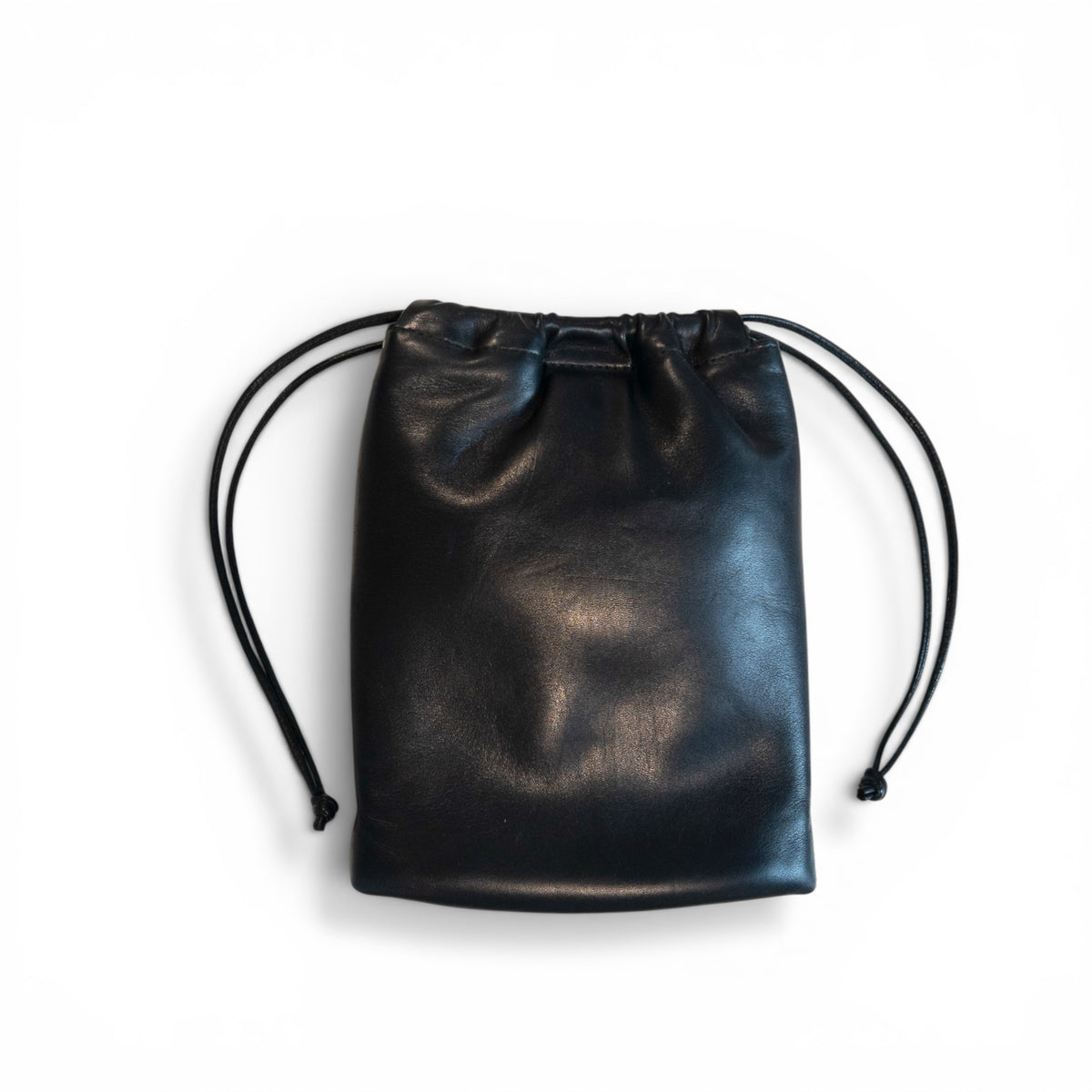Pouch bag - String , micro-sized with a pleat at the base - Black - coming soon
