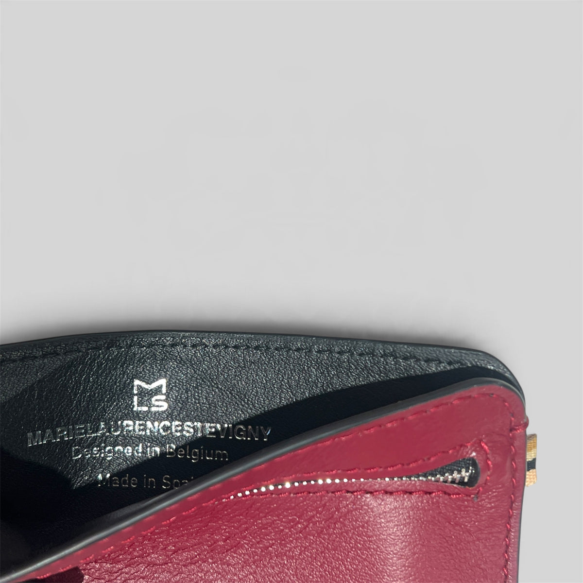 Portefeuille RFID - Zip Travel - Rouge vin et finitions argentées