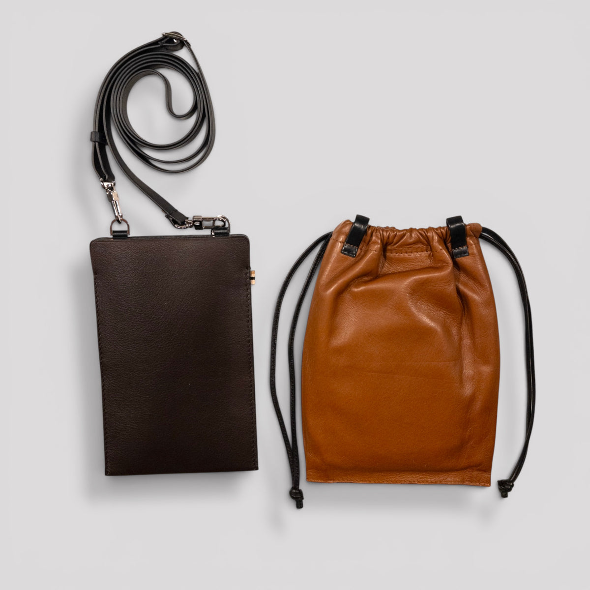 Sac téléphone - Ébène et finitions argentées