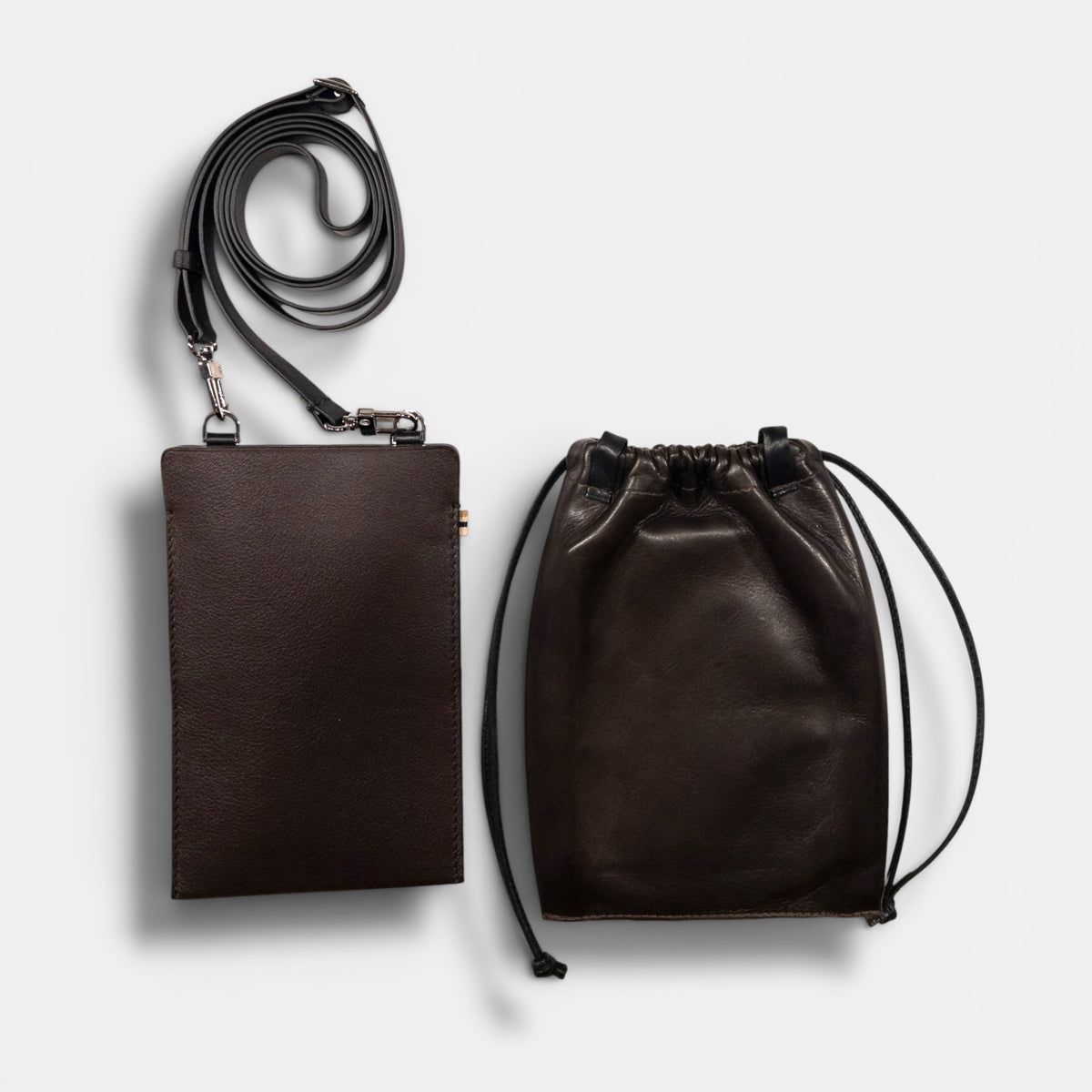 Sac téléphone - Ébène et finitions argentées