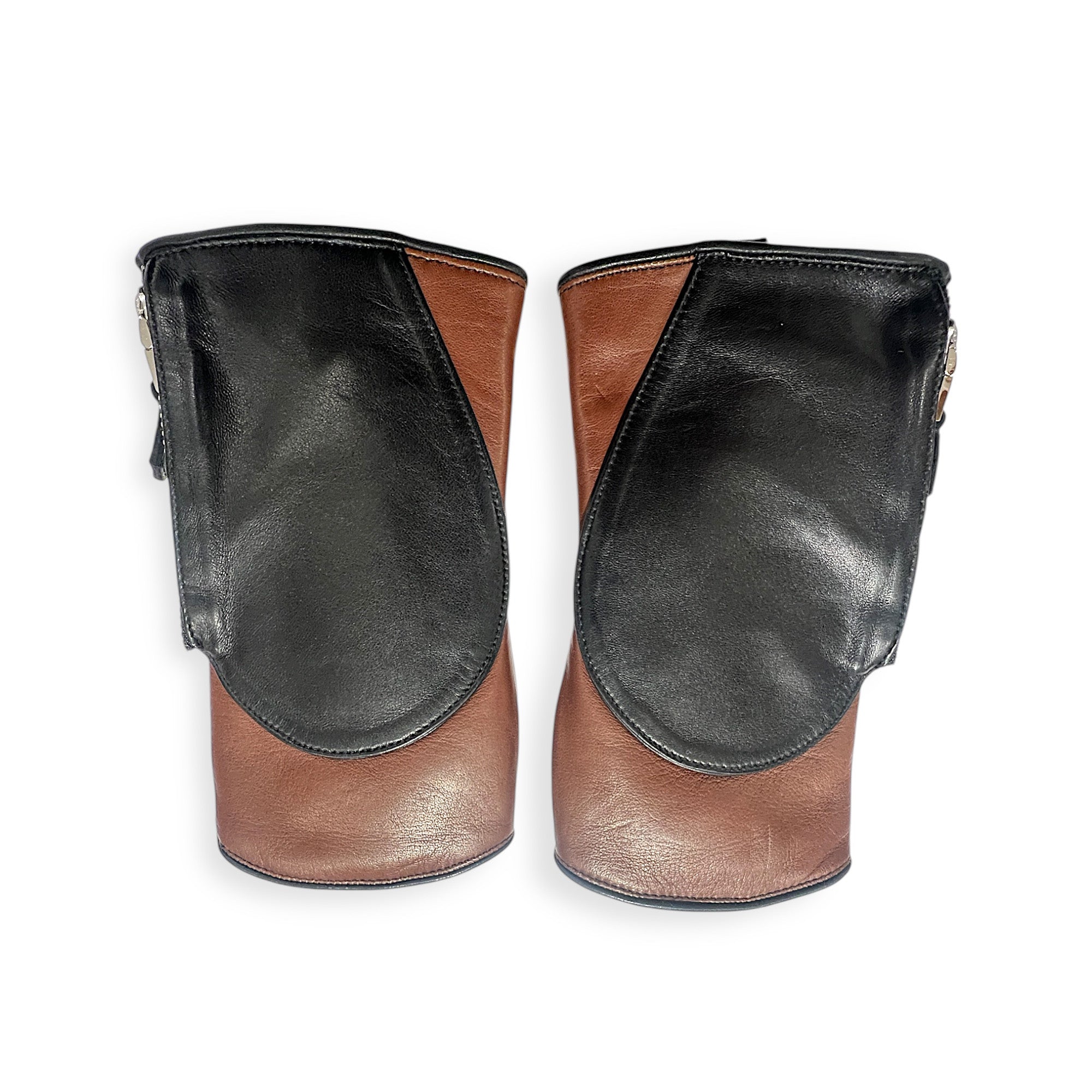 skin classic pocket mittens-tan black frontside .JPG