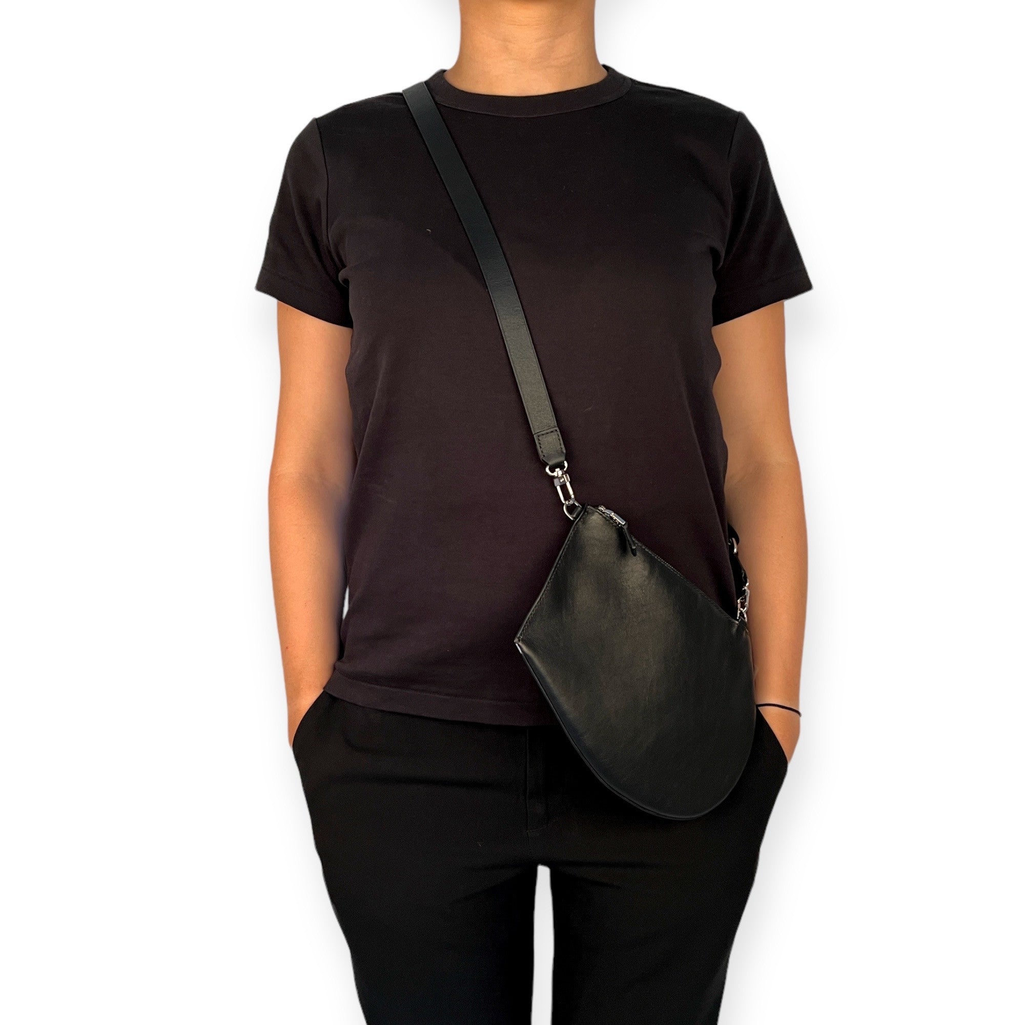 mls-marielaurencestevigny-Zip maxi back porté-silver black nickel-porté.JPG