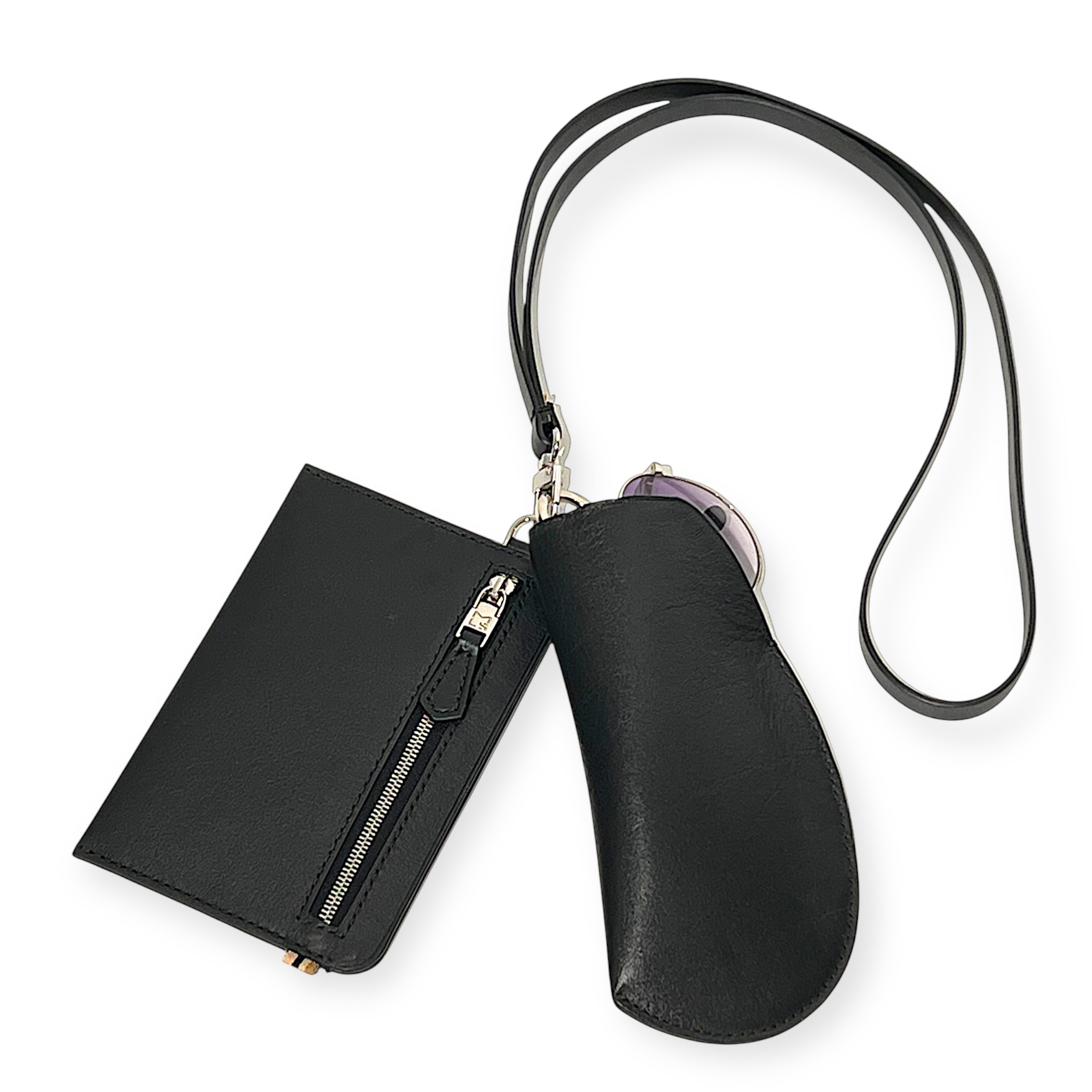 MARIELAURENCESTEVIGNY_TRAVEL_ZIP_SILVER_PASSEPORT_