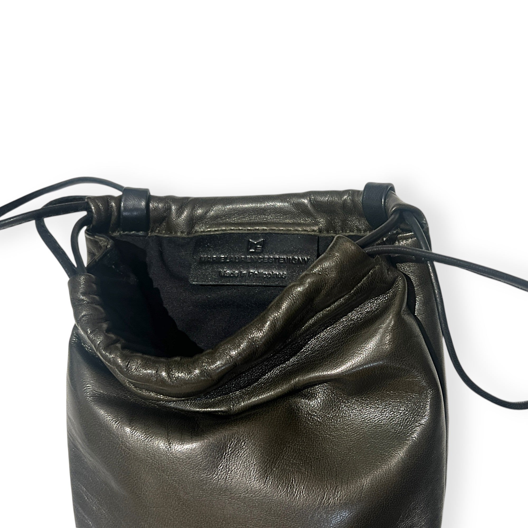 Pochette à lien de serrage - String micro - Kaki et noir