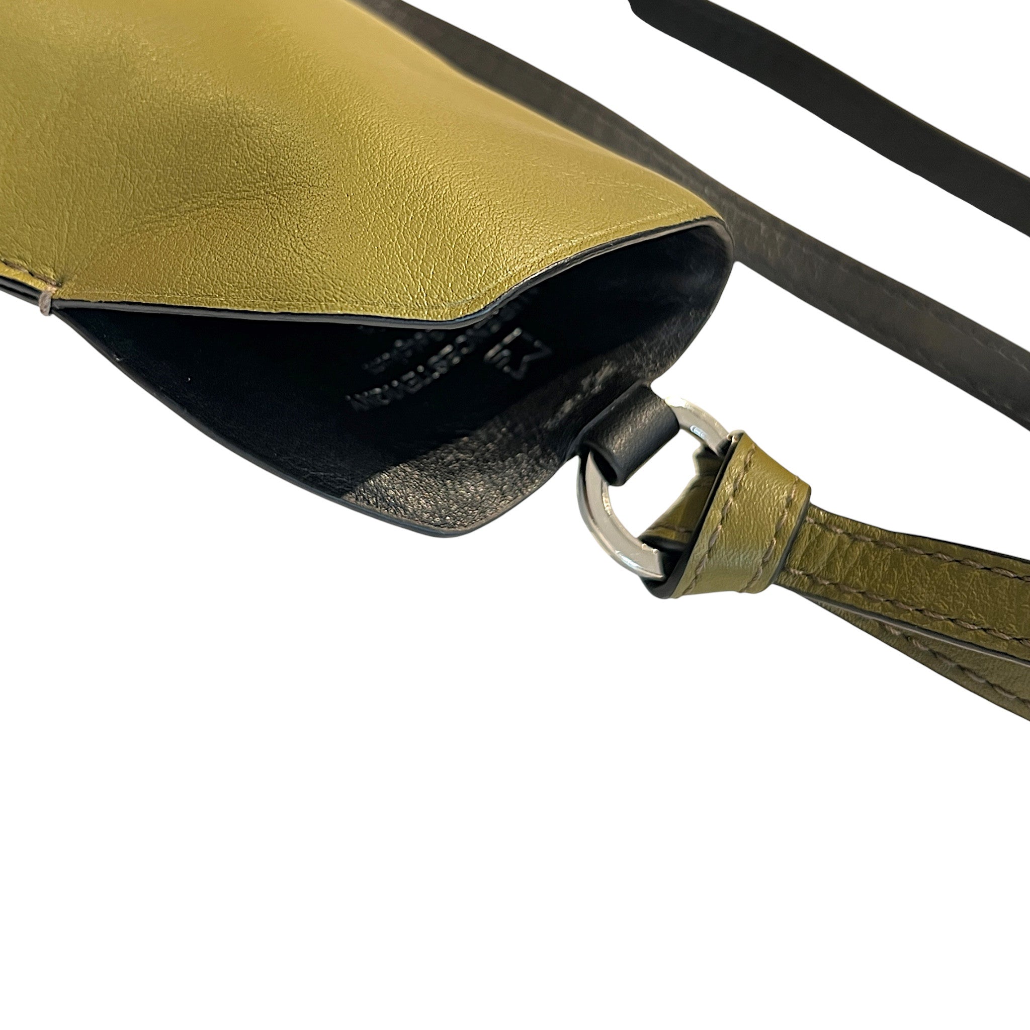 MARIELAURENCESTEVIGNY_KHAKI_GLASSES_ACCESSORIES_NECK_LOOP_TRAVEL_VOYAGE_POCKET.JPG