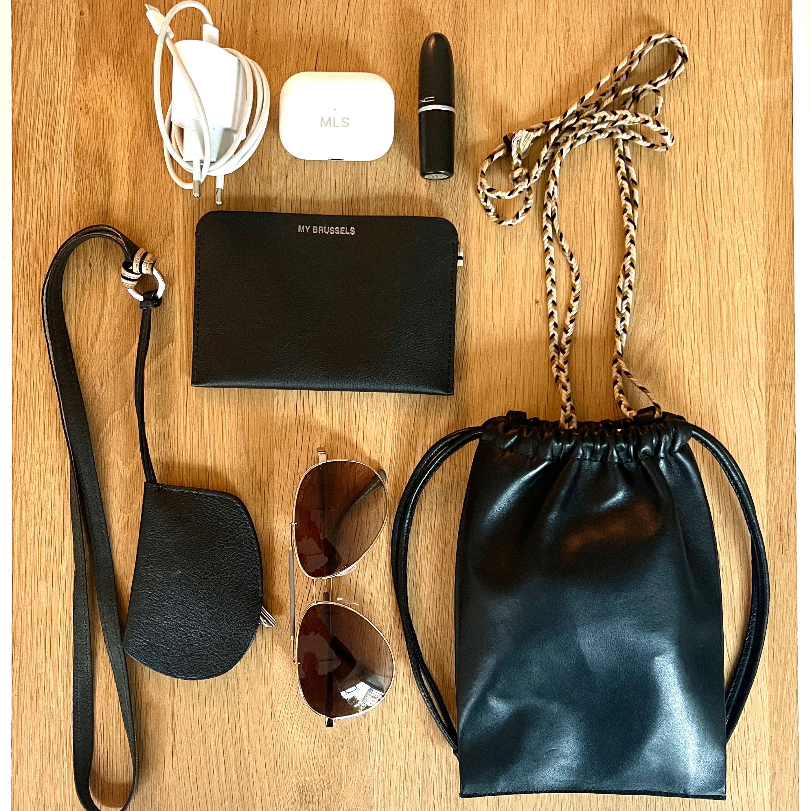 Pochette à lien de serrage - String micro - Cognac et noir
