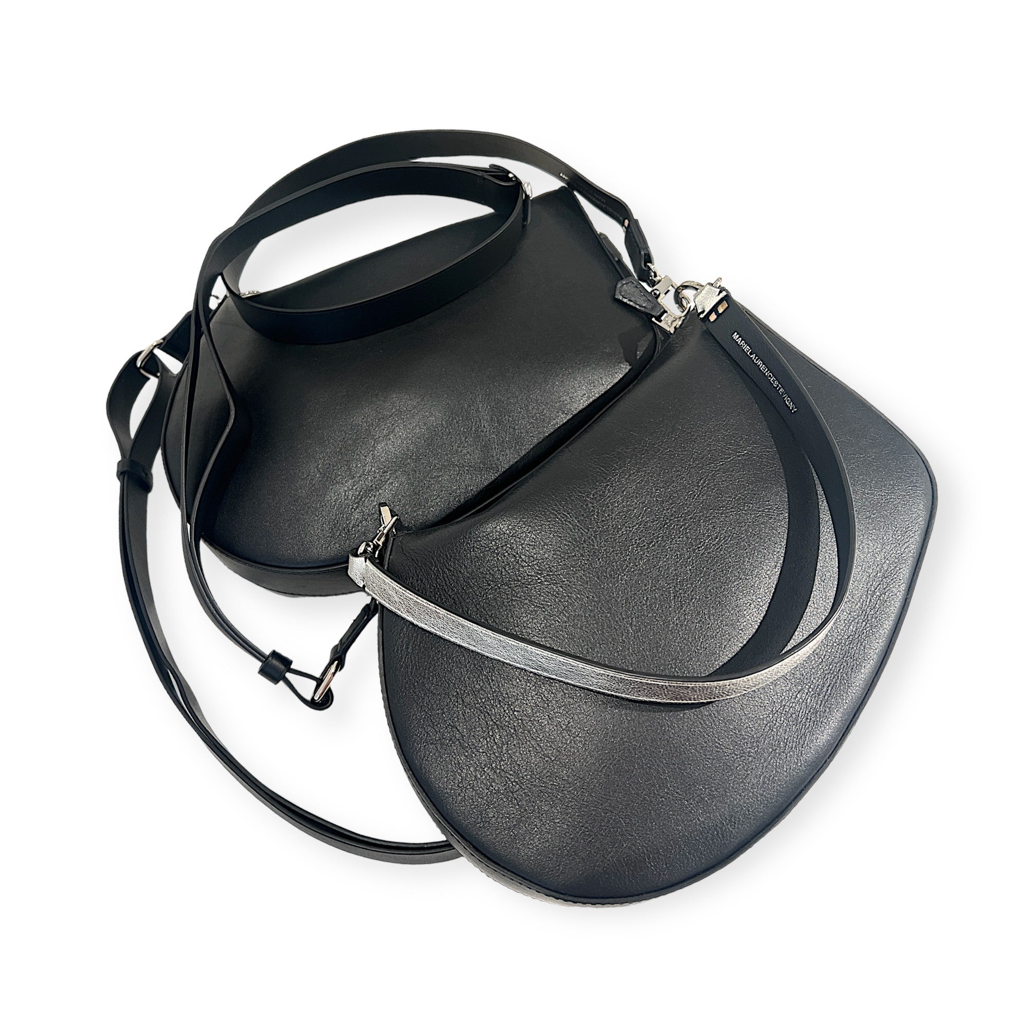 MARIELAURENCESTEVIGNY__ Zip baguette maxi-Black with cross micro-packshoots.JPG