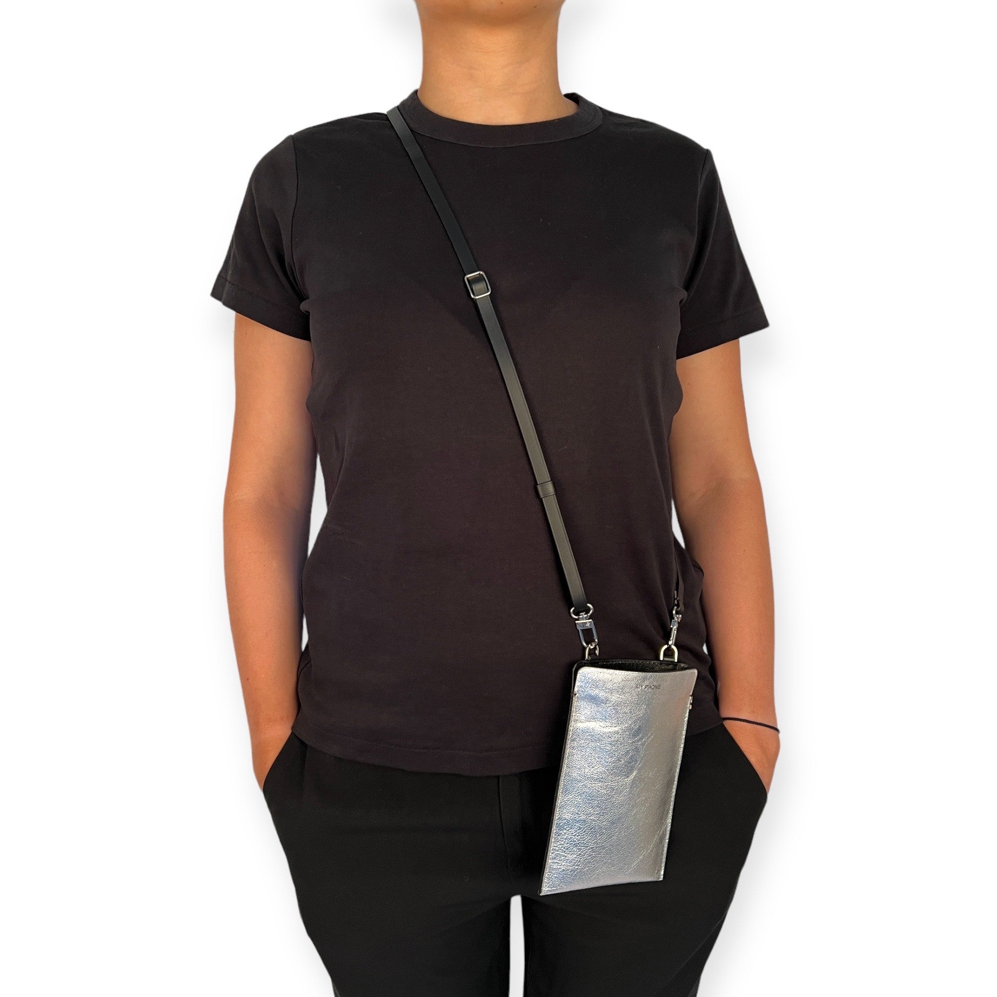 mls-marielaurencestevigny-phonebag-silver black nickel-porté.JPG