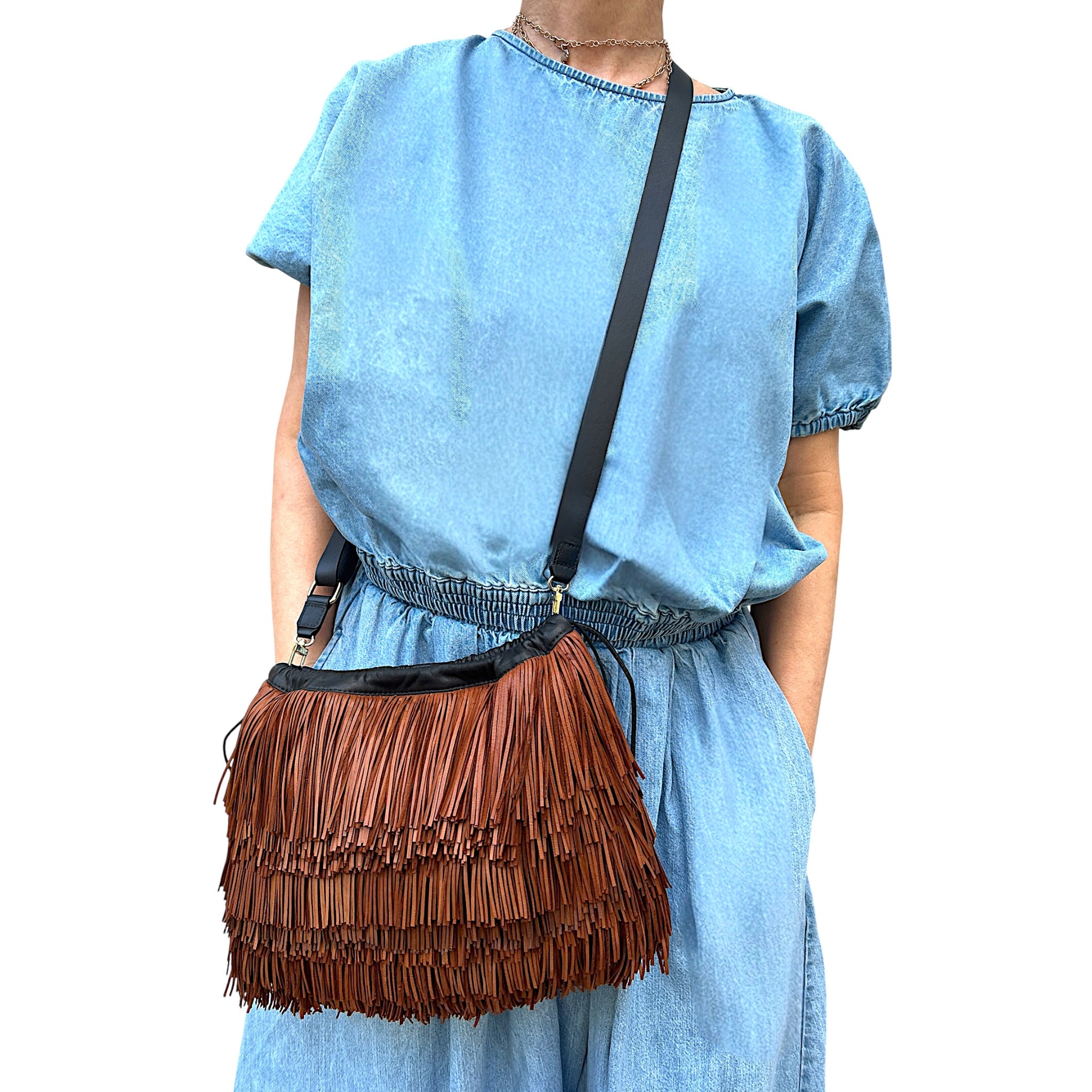 MARIELAURENCESTEVIGNY_Fringes _String pouches medium-tan-packshoot- with large black strap