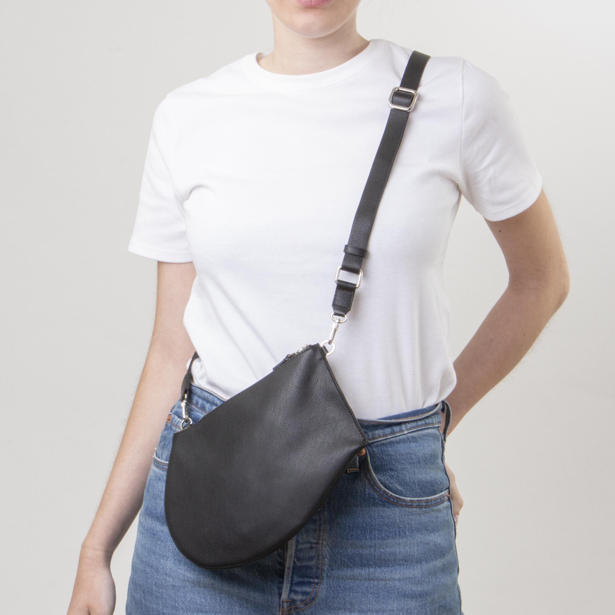 Pocket shoulder strap - Medium Zip - Black and nylon
