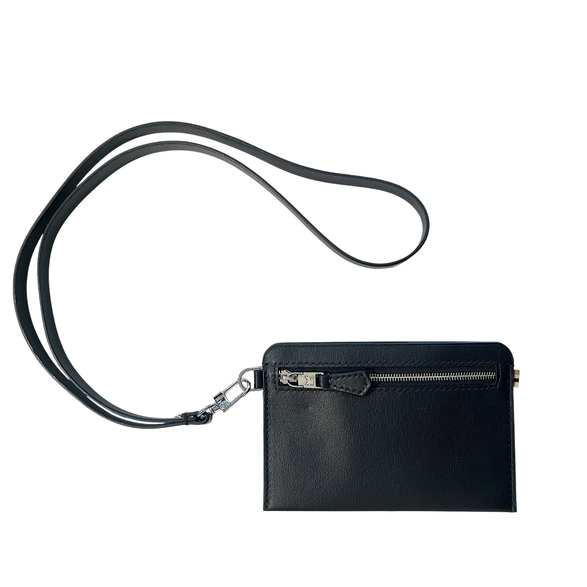 MARIELAURENCESTEVIGNY_TRAVEL_ZIP_SILVER_PASSEPORT_..JPG