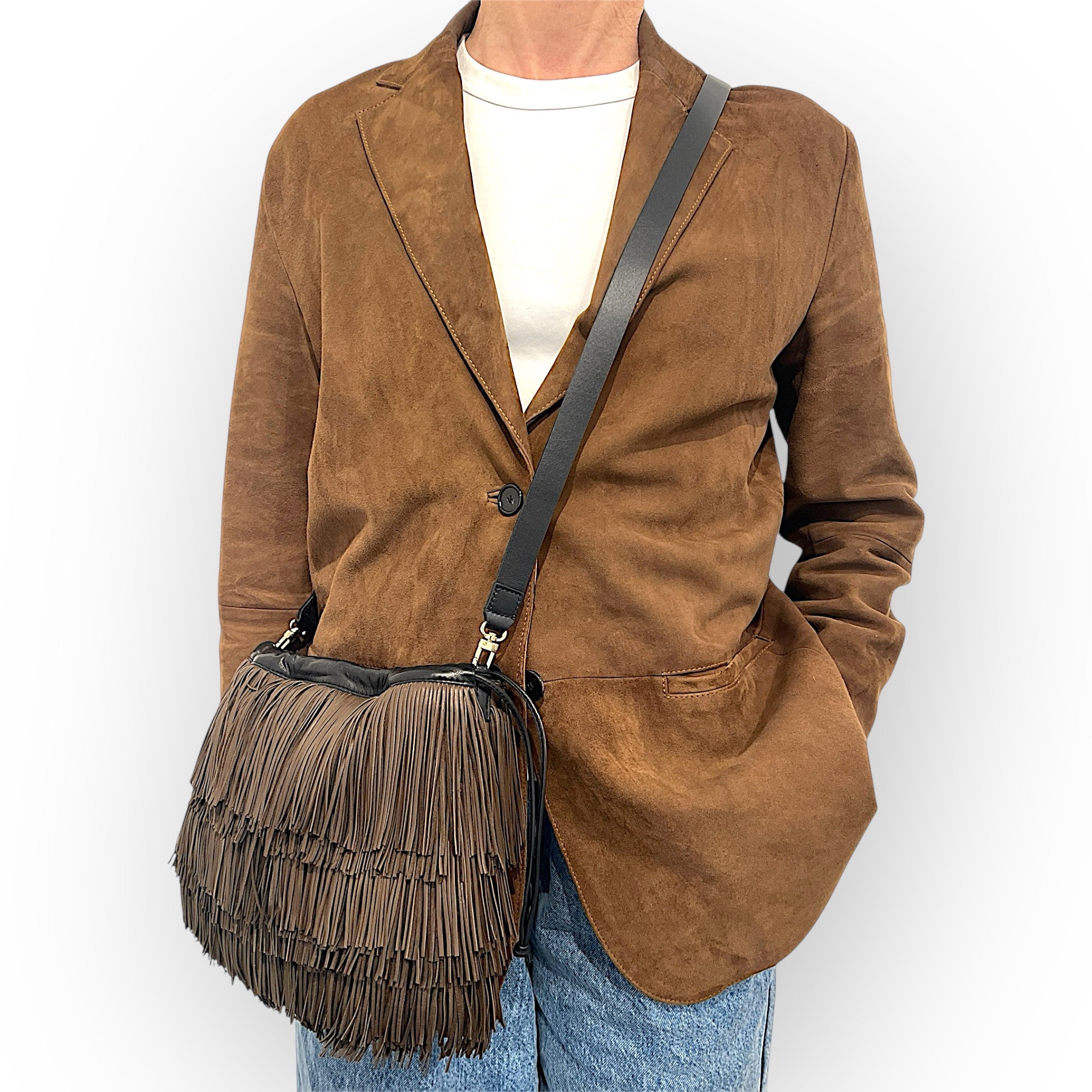 MARIELAURENCESTEVIGNY__String pouches maxi-earth brown -fringes-packshoot with black strap