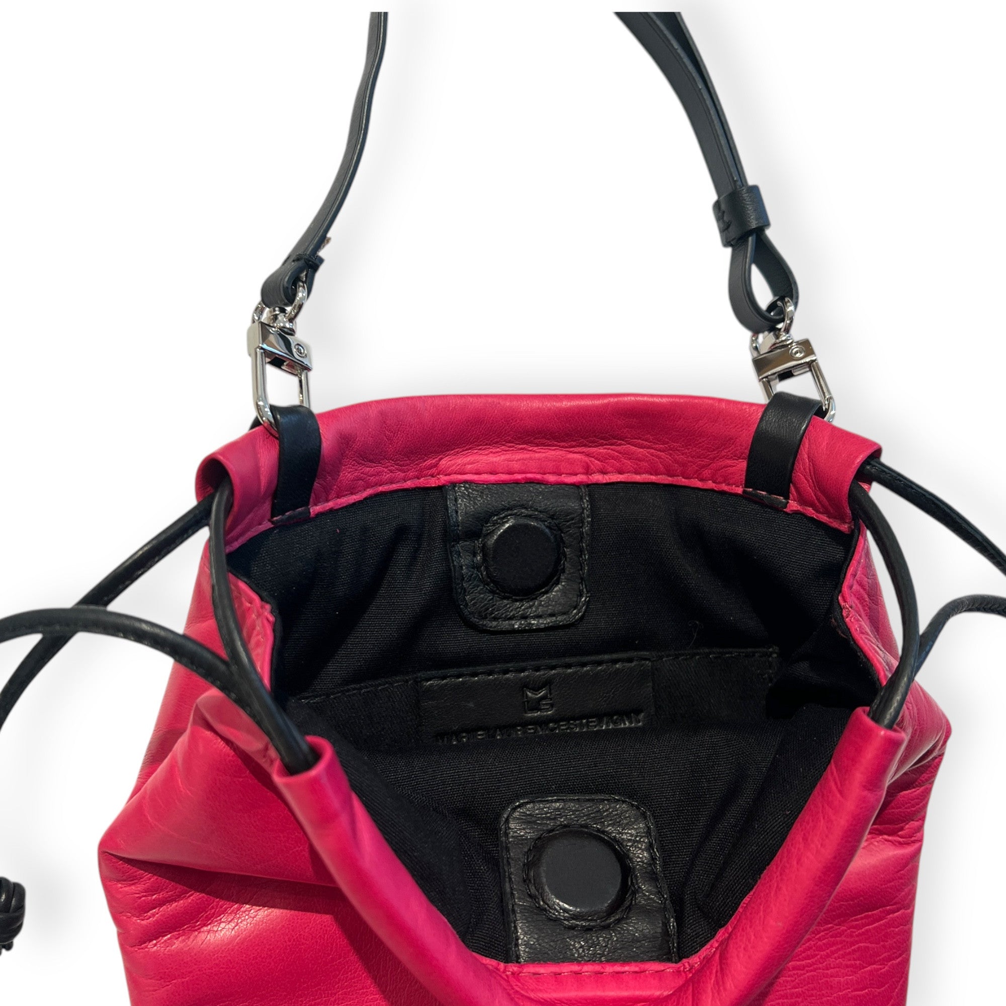 MARIELAURENCESTEVIGNY__String pouches micro-pink-color edtion -packshoot -front open with