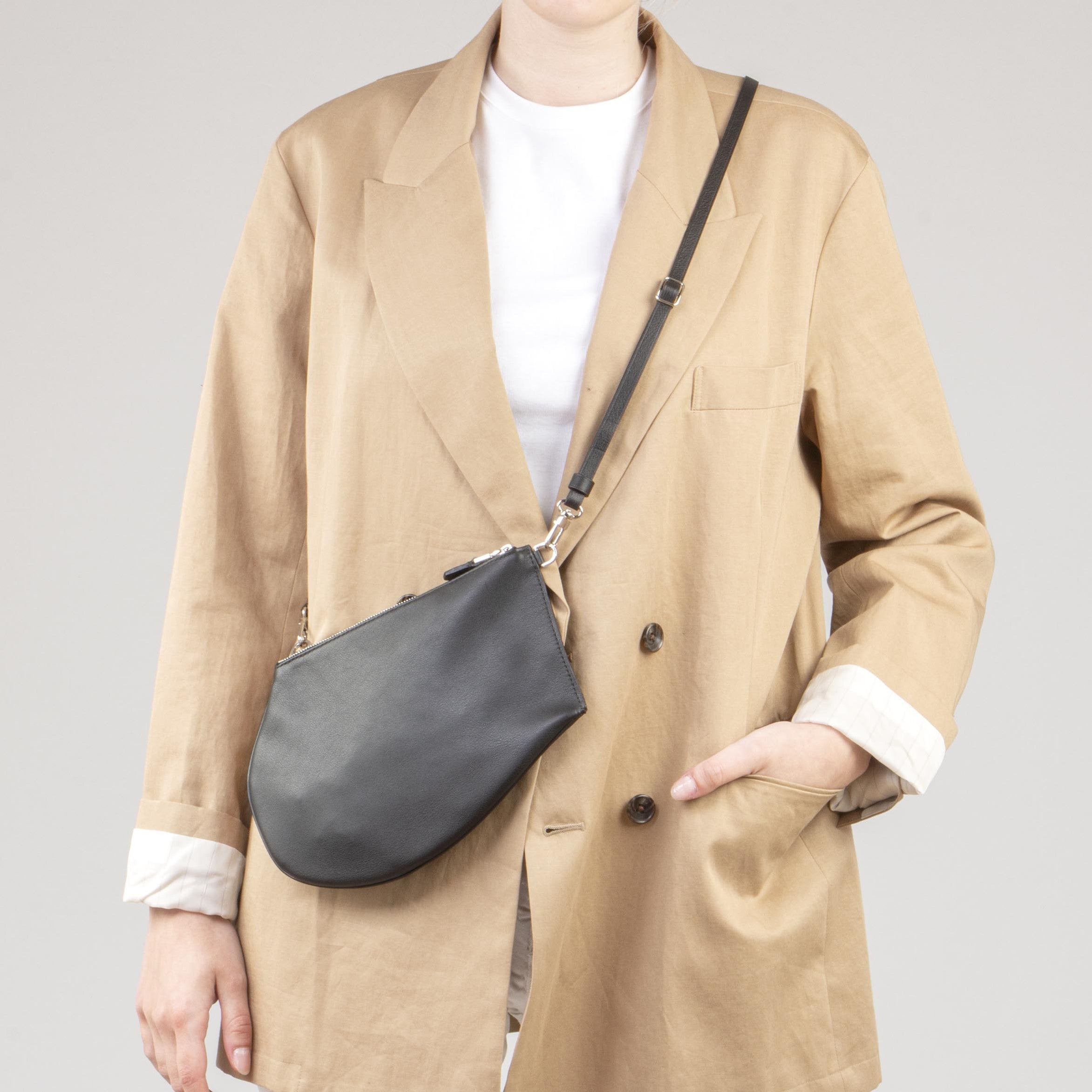 Pocket shoulder strap - Medium Zip - Black and nylon