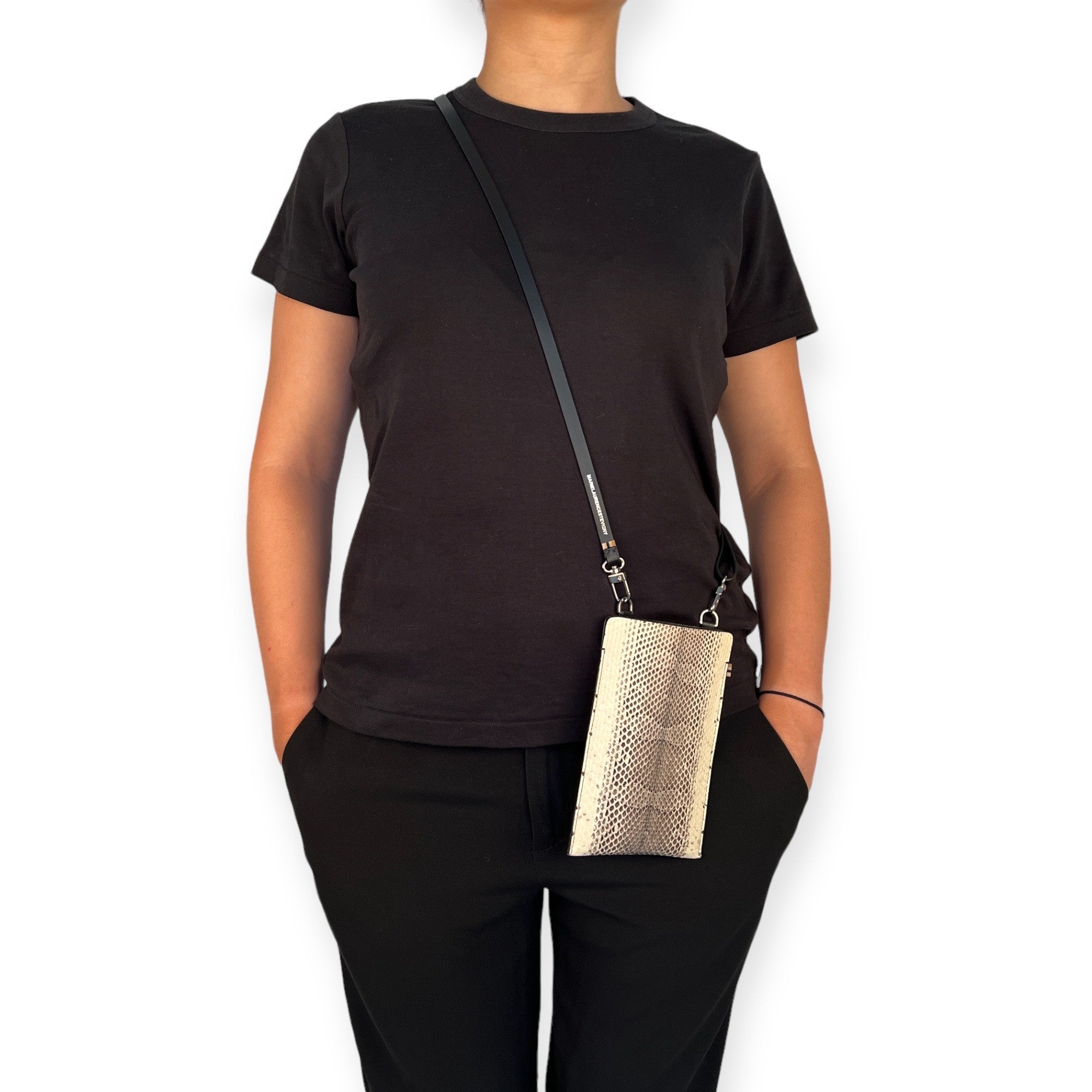mls-marielaurencestevigny-Phonebag-phone-snake-look-lookbook.JPG