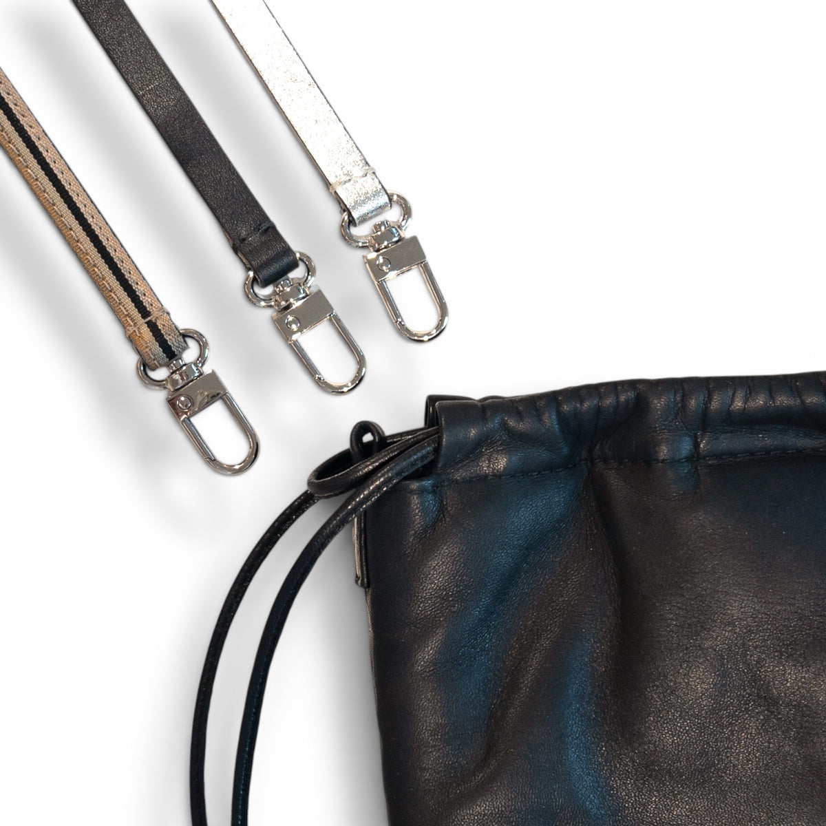 Pouch bag - String , micro-sized with a pleat at the base - Black - coming soon