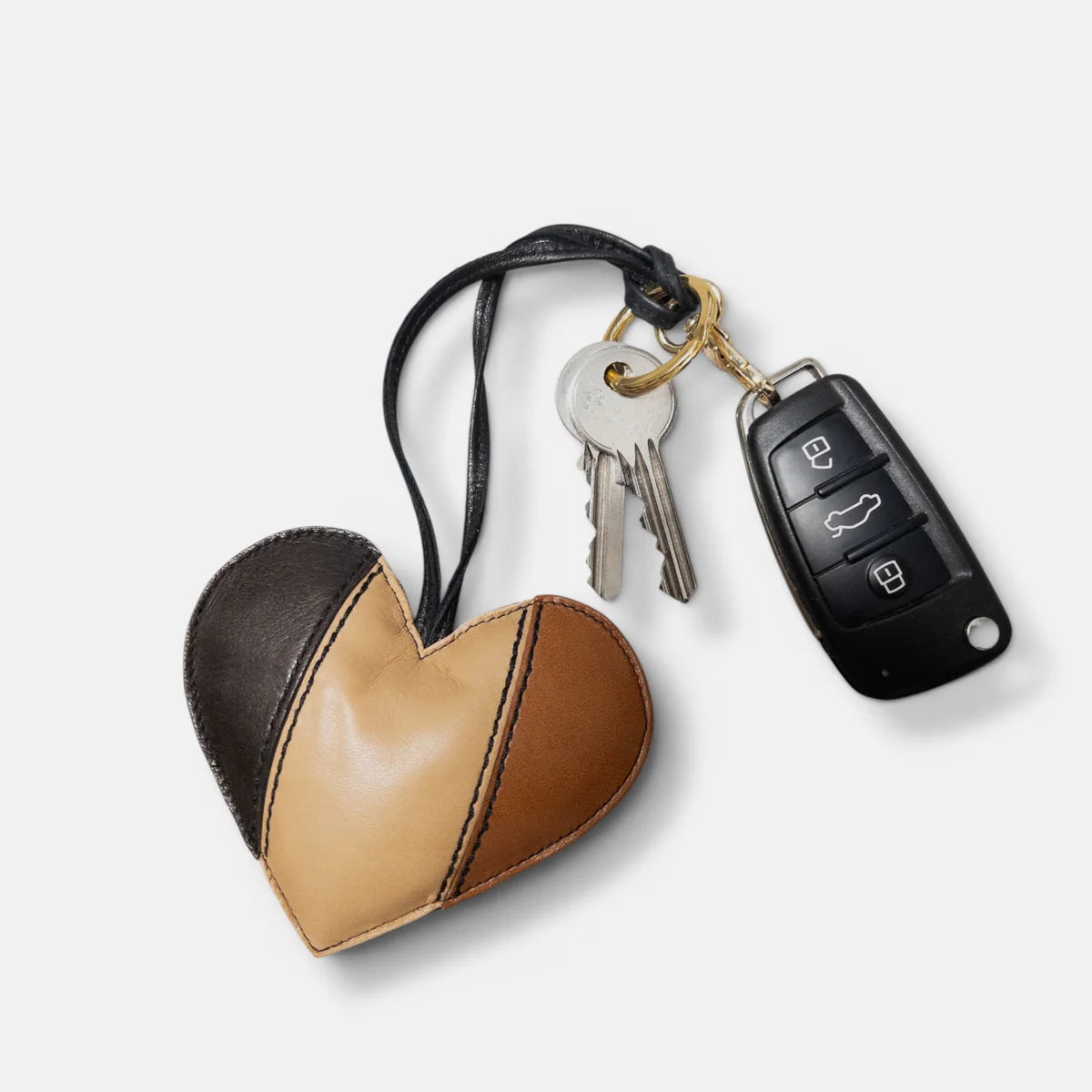 Bijou de pochette - Coeur - Cognac naturel noir