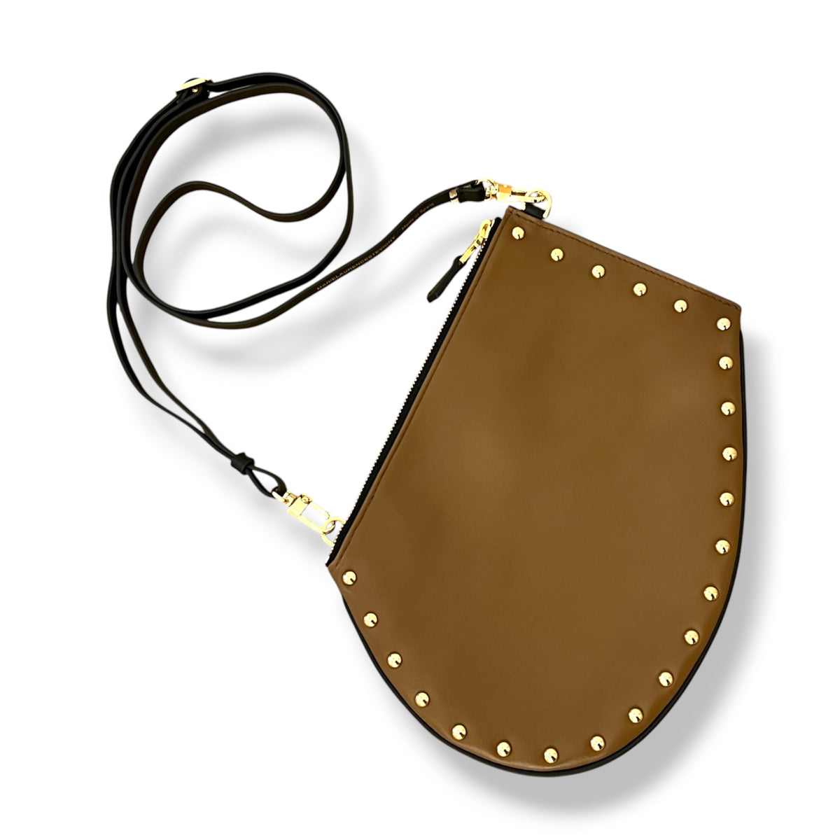 Pochette bandoulière - Zip medium - terre marron et noire cloutée finition dorée