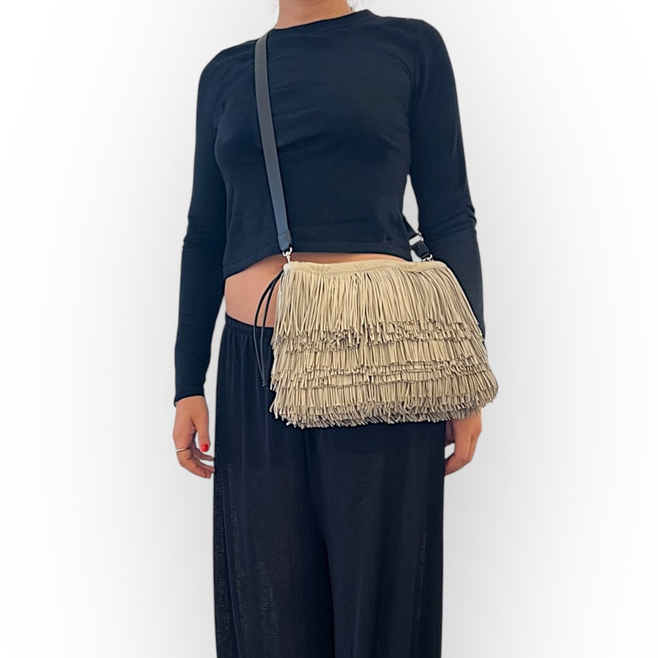 Pochette à lien de serrage - String medium franges - Ecrue et noir