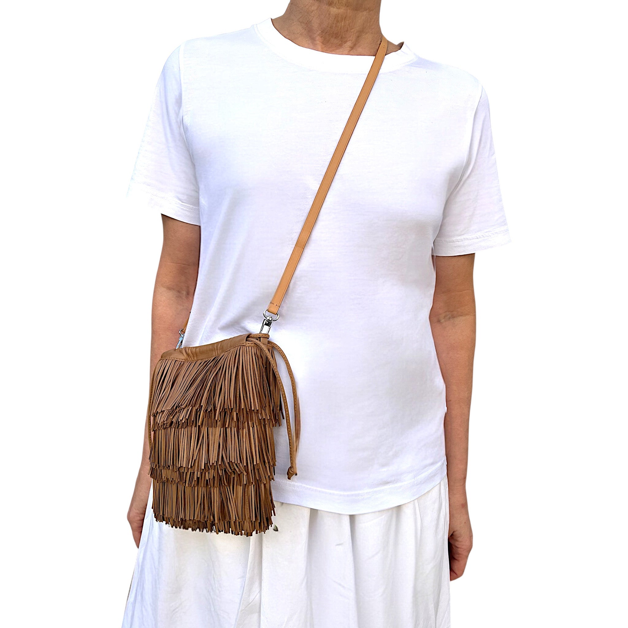 MARIELAURENCESTEVIGNY_Fringes _String pouches micro-natural-packshoot- with thin shoulder 