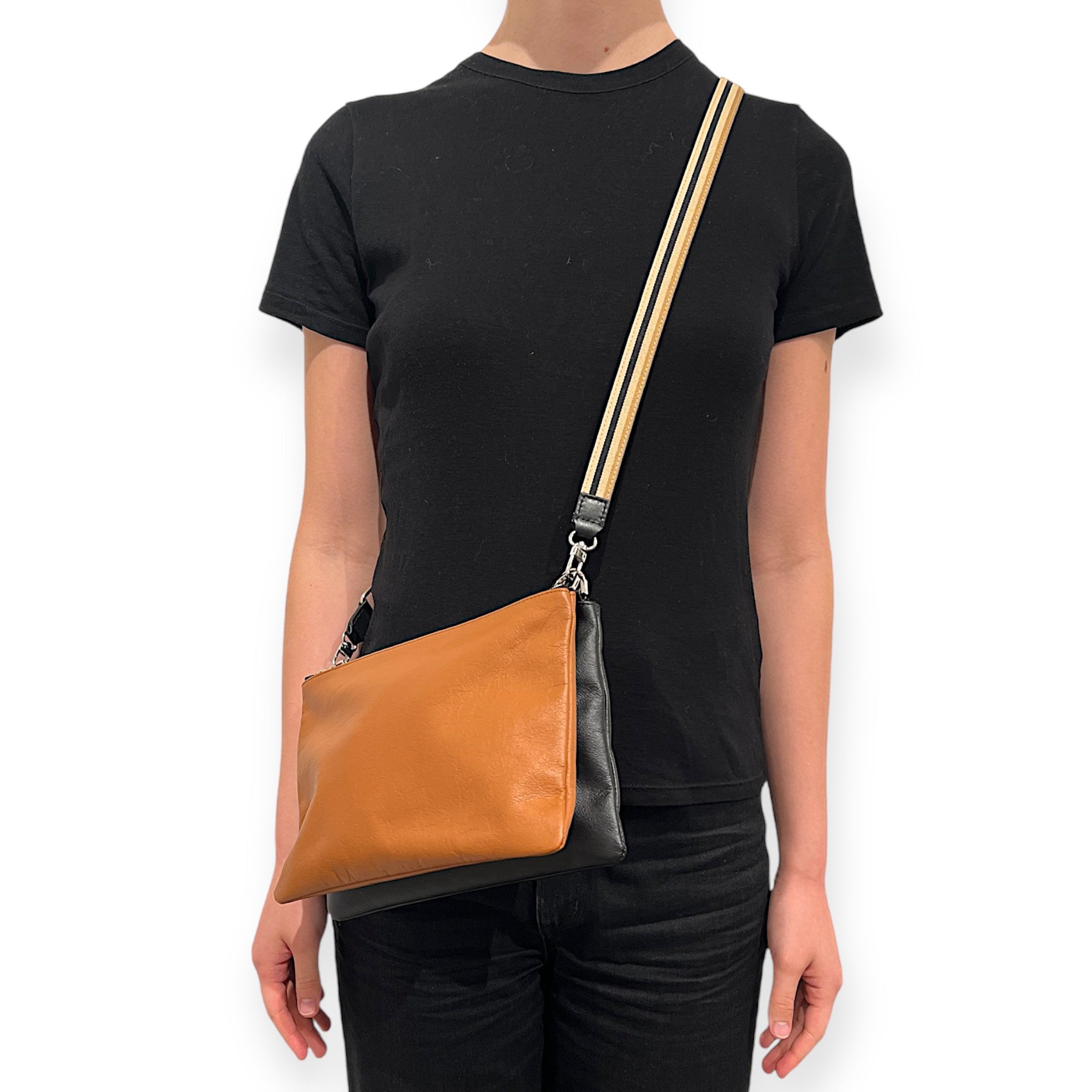 marielaurencestevigny- Duo maxi pouch bag leather  nickel hardware- Tan & black -.JPG