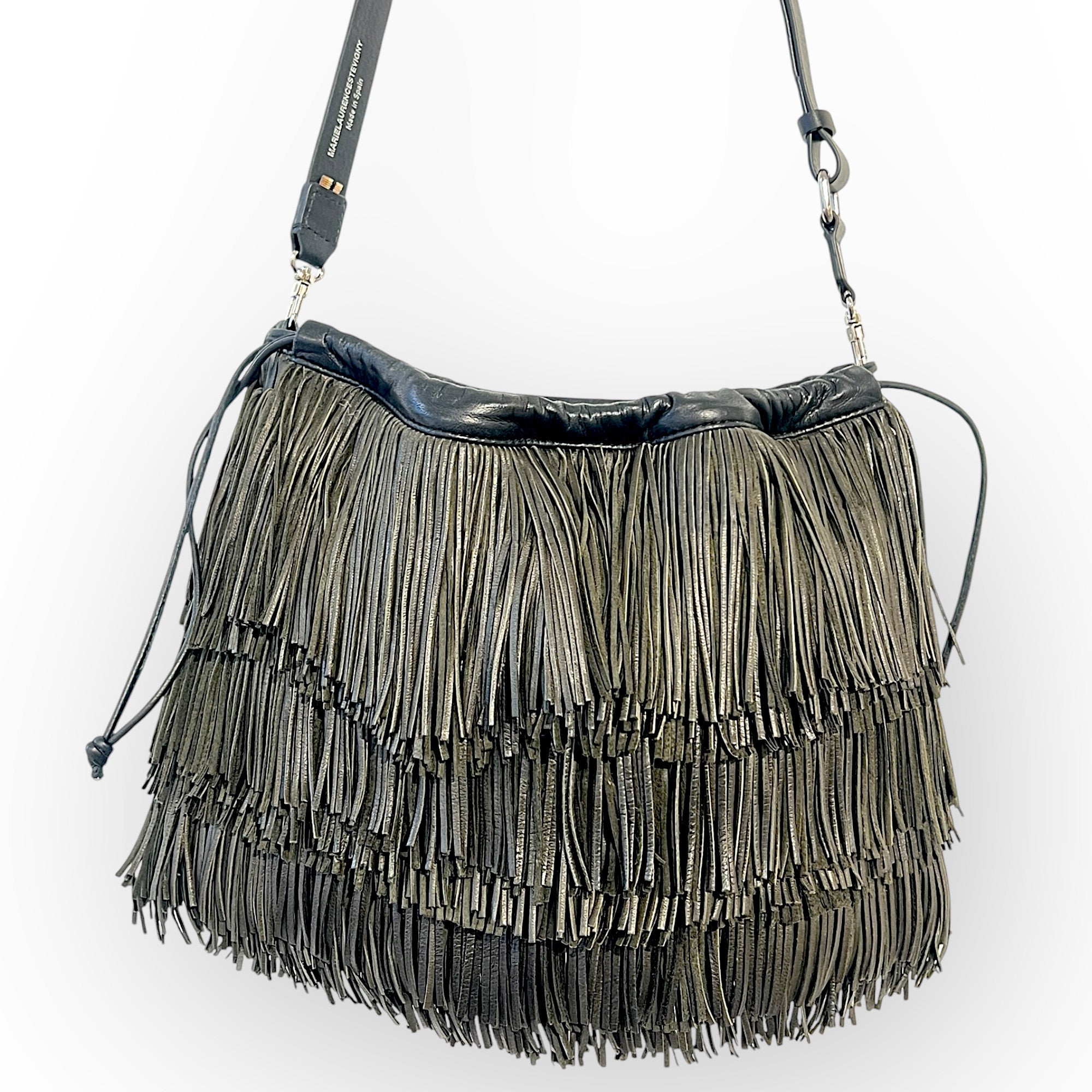 MARIELAURENCESTEVIGNY__String pouches maxi-Khaki black-fringes-with large strap.JPEG