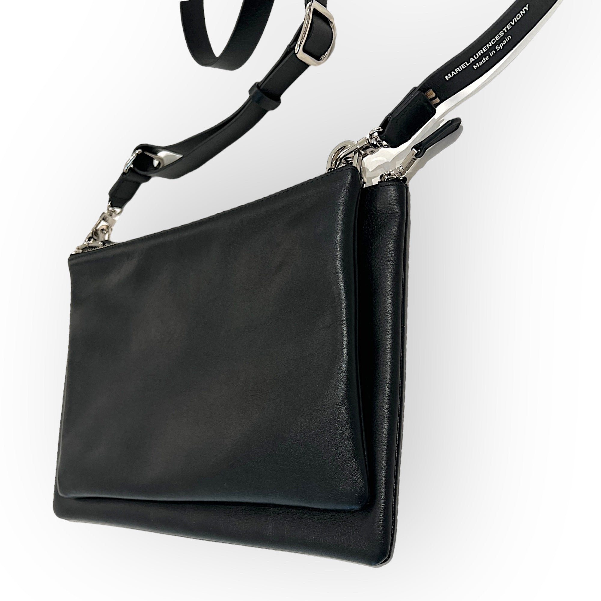 MARIELAURENCESTEVIGNY_DUO Pocket mixte  Black  black with large cross strap black-  prifil