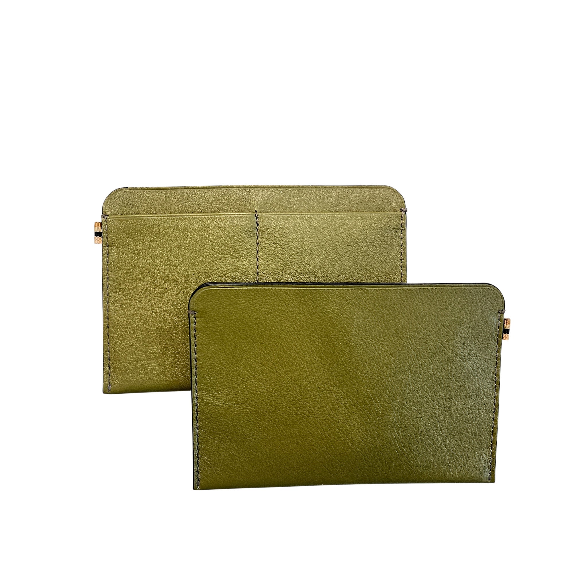 MARIELAURENCESTEVIGNY_TRAVEL_KHAKI_EDITION_PASSEPORT_..JPG