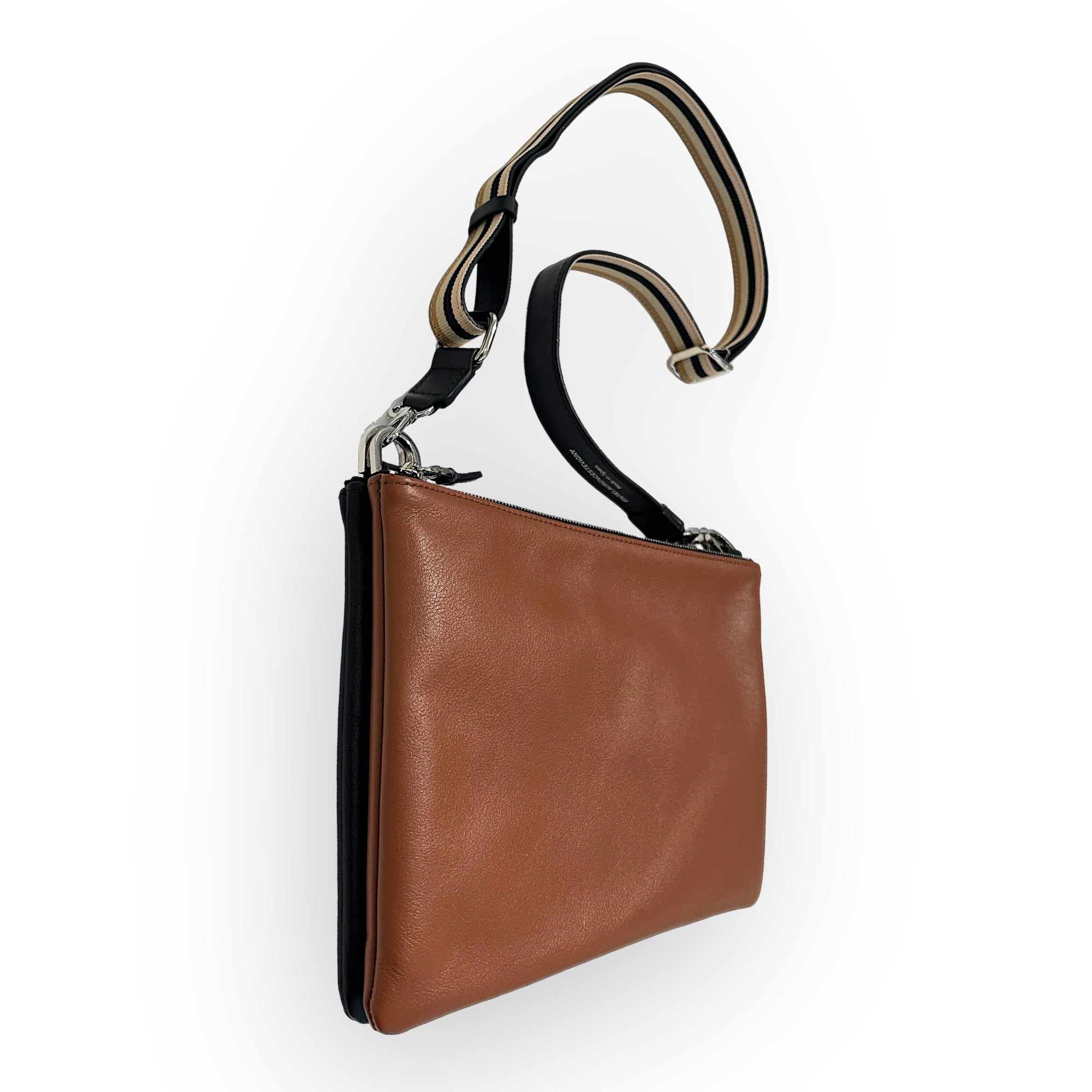 MARIELAURENCESTEVIGNY_DUO Pocket maxi Black tan with large cross strap black- profile view