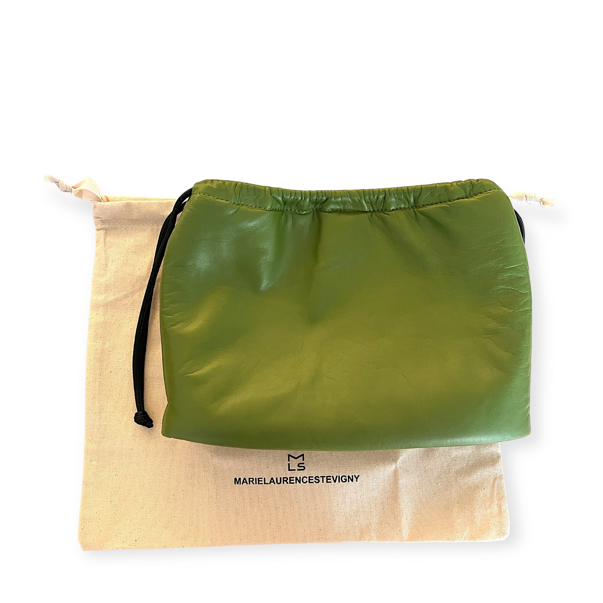 MARIELAURENCESTEVIGNY__String pouches maxi-Green  -packshoot with dustbag.JPG