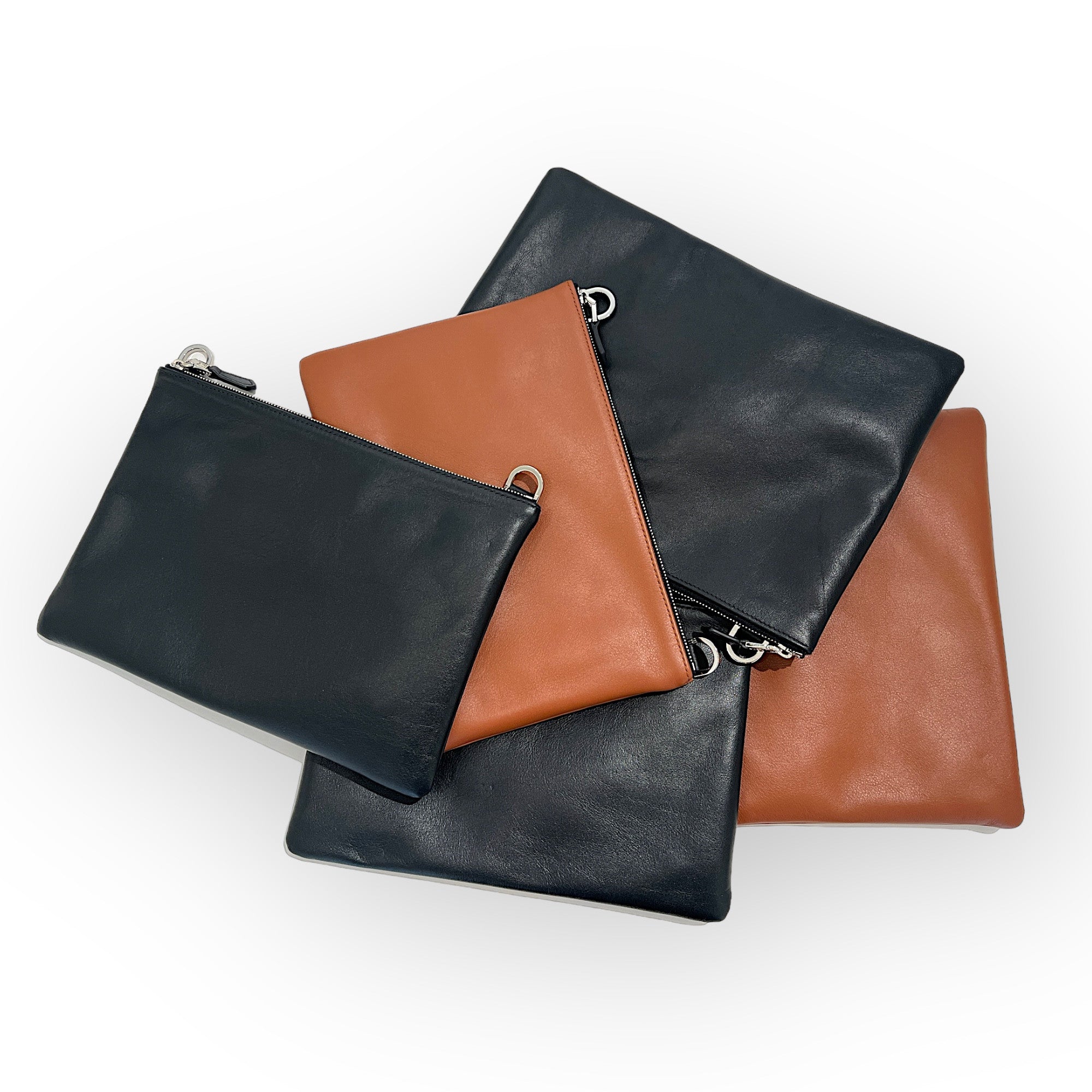 MARIELAURENCESTEVIGNY_DUO Pocket- kits pouches black and tan .JPG