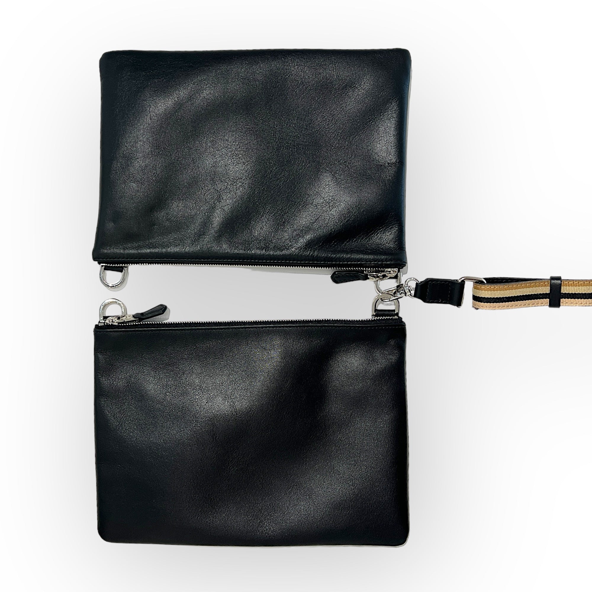 MARIELAURENCESTEVIGNY_DUO Pocket maxi Black black with large cross Skin strap -  flat open
